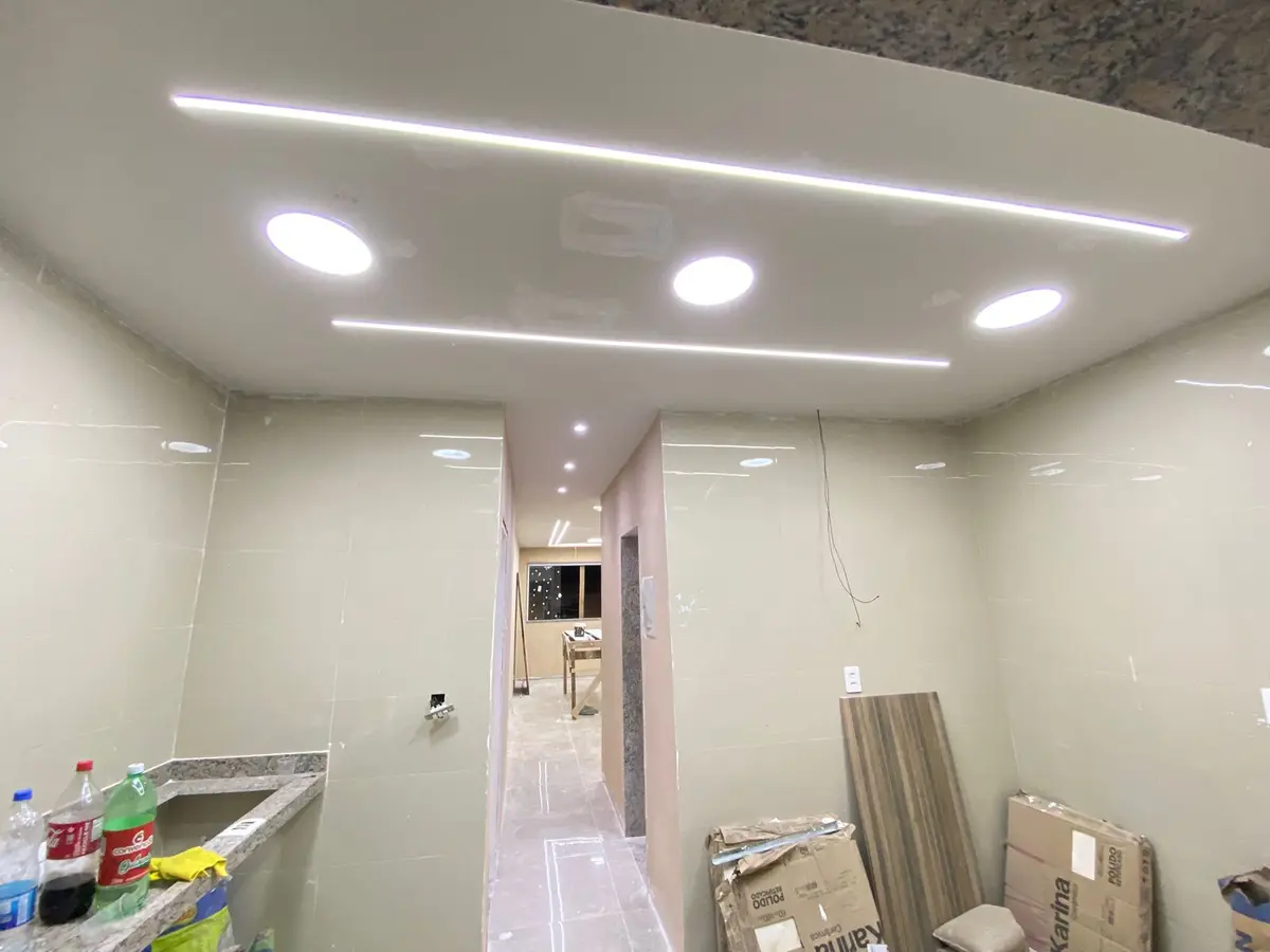 Perfil de LED instalado pela RG Elétrica